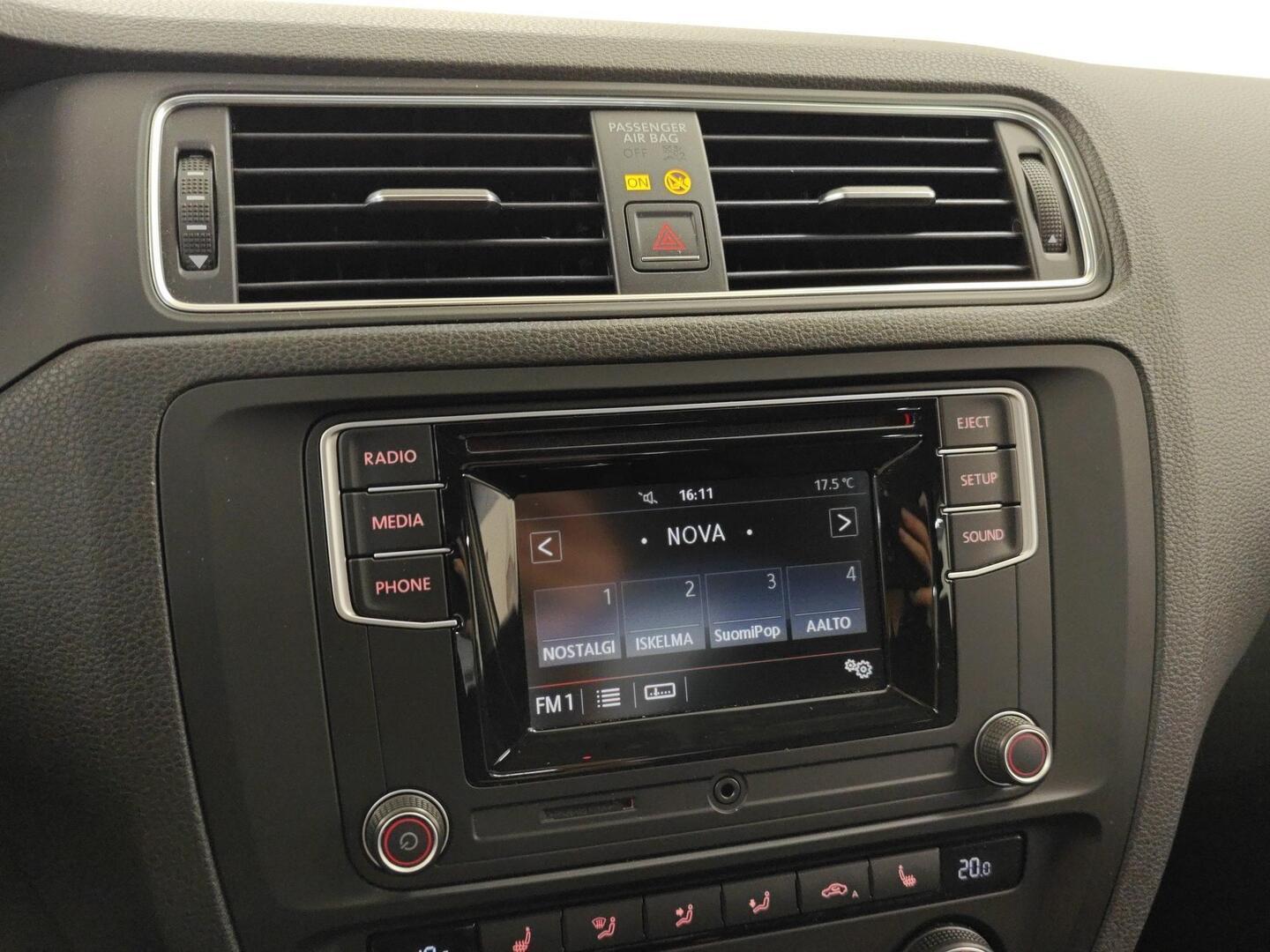 VOLKSWAGEN Jetta 2017