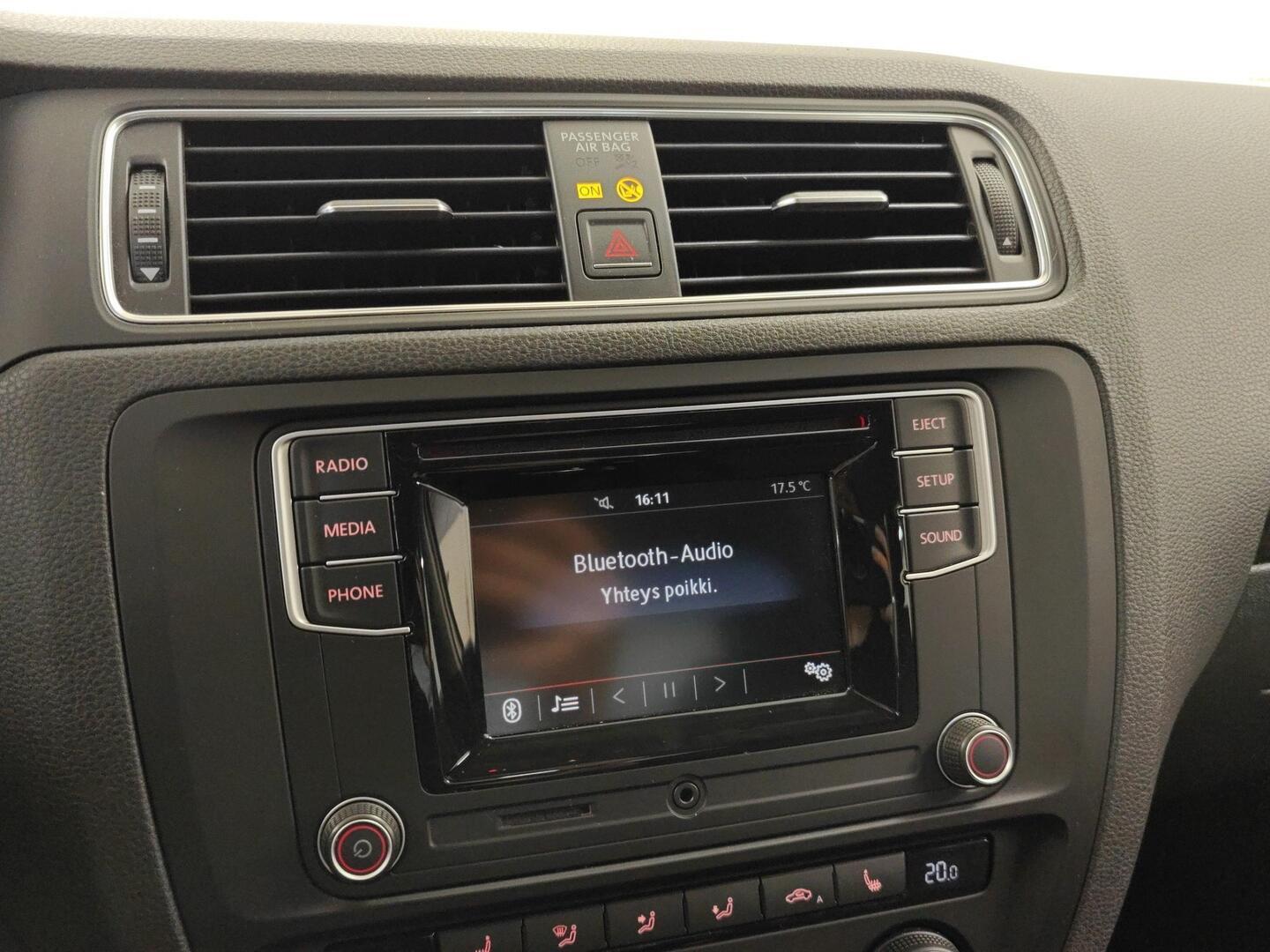 VOLKSWAGEN Jetta 2017