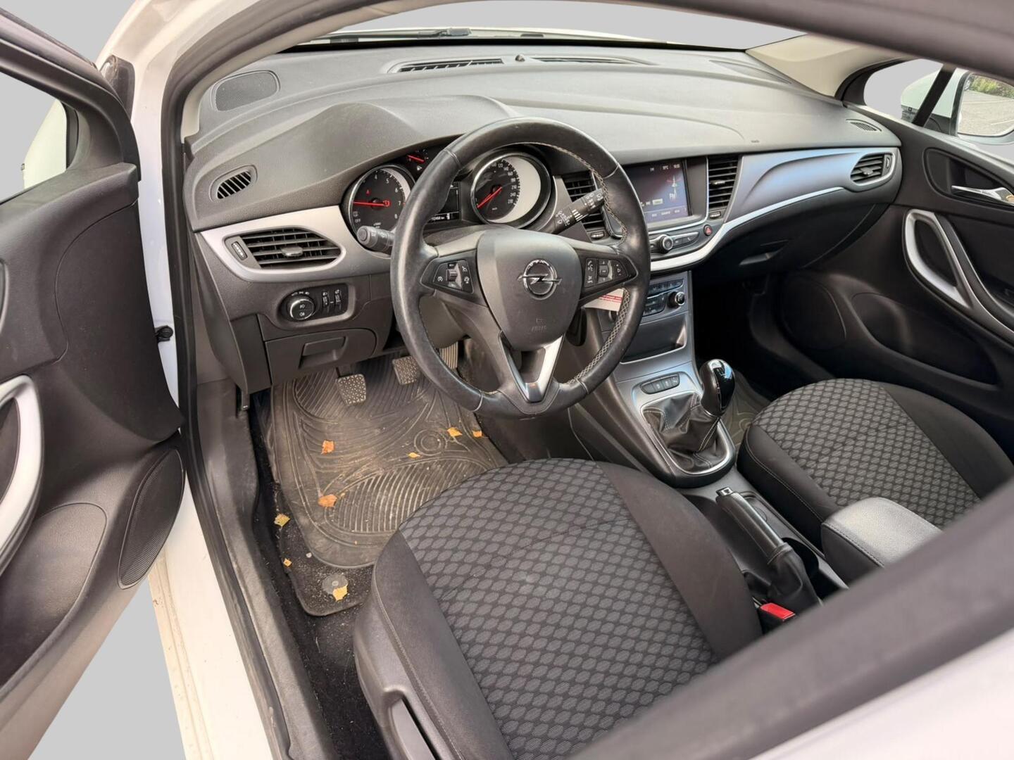 OPEL Astra 2018