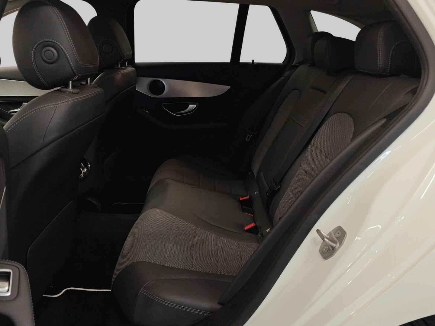 MERCEDES-BENZ C 2020