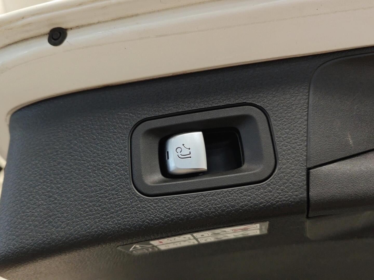 MERCEDES-BENZ C 2020