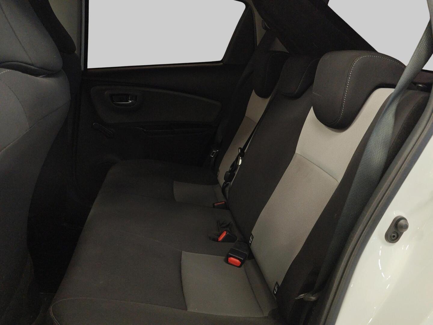 TOYOTA Yaris 2019