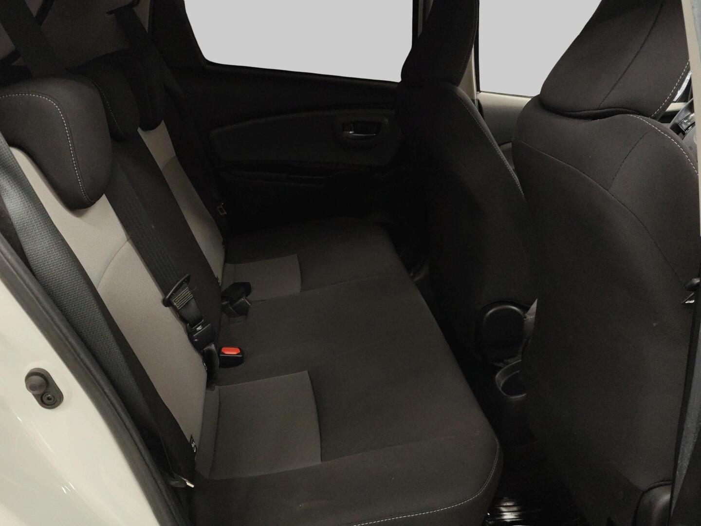 TOYOTA Yaris 2019