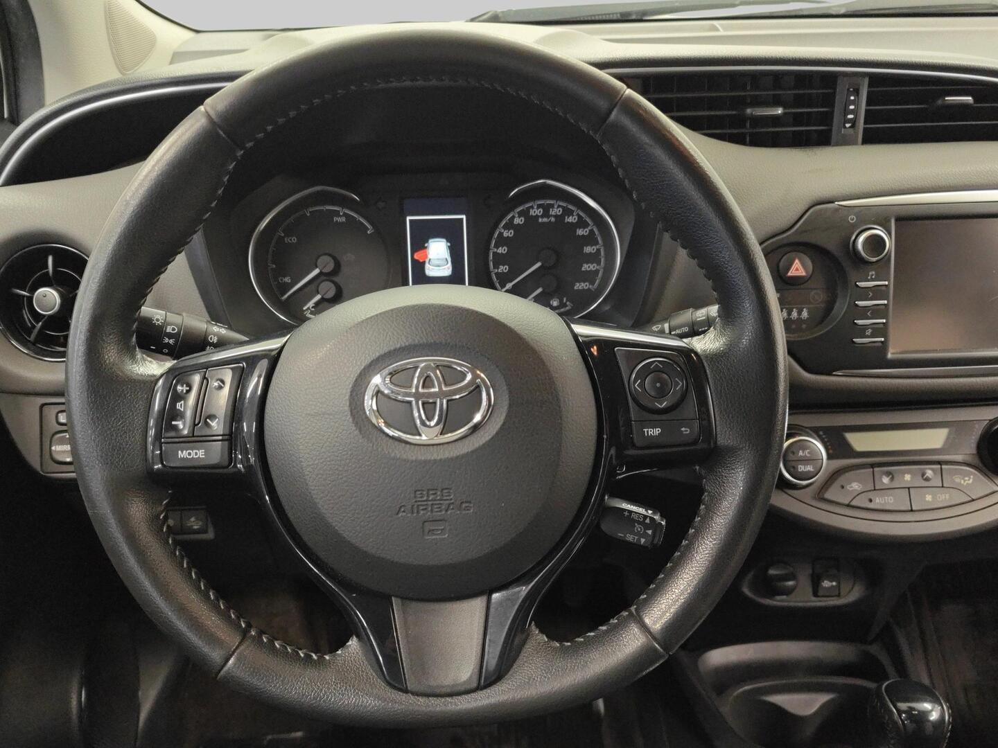 TOYOTA Yaris 2019