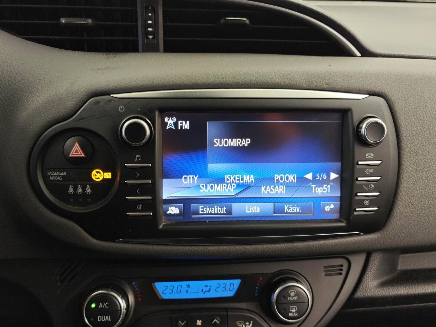 TOYOTA Yaris 2019