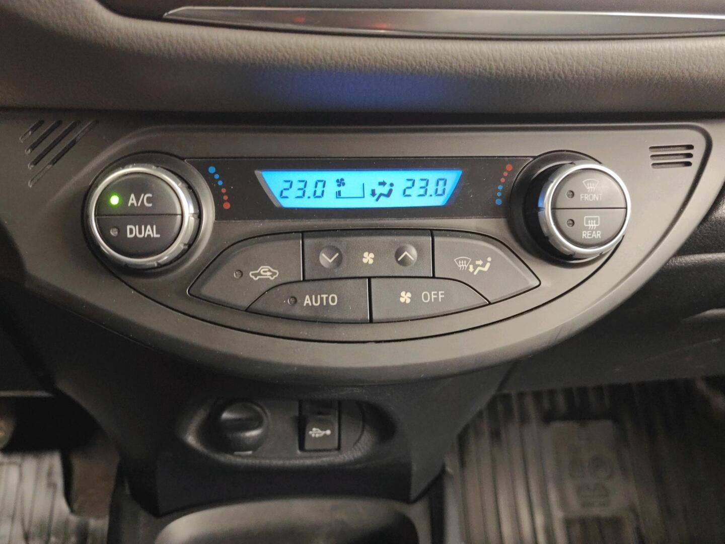 TOYOTA Yaris 2019