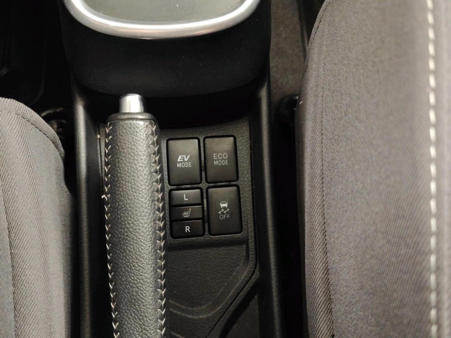 TOYOTA Yaris 2019