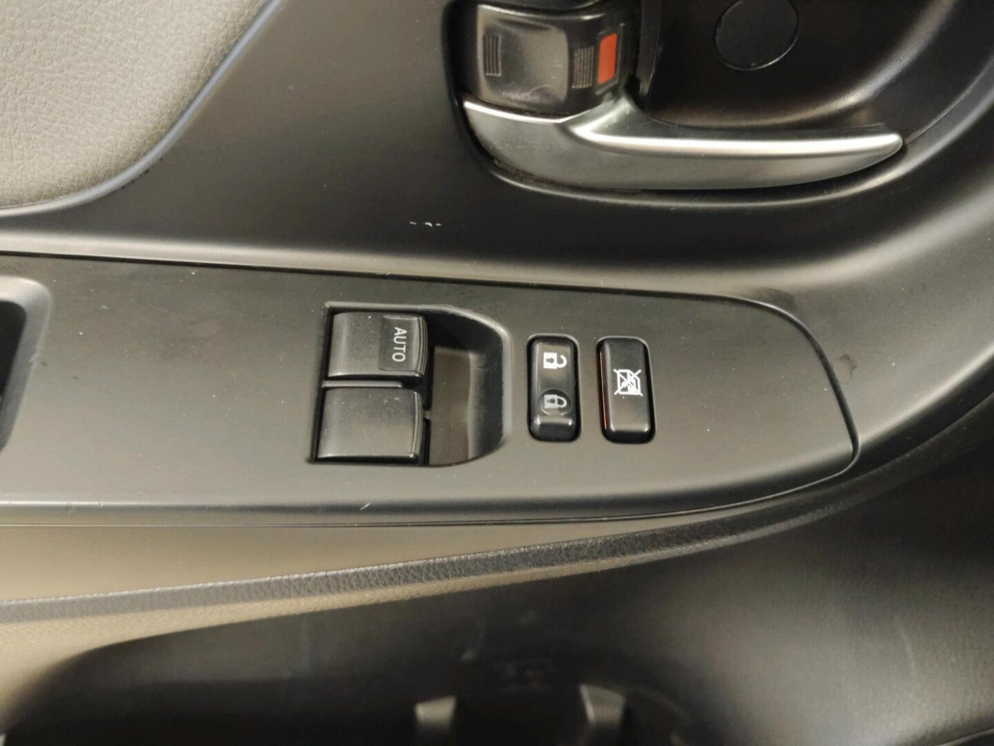 TOYOTA Yaris 2019