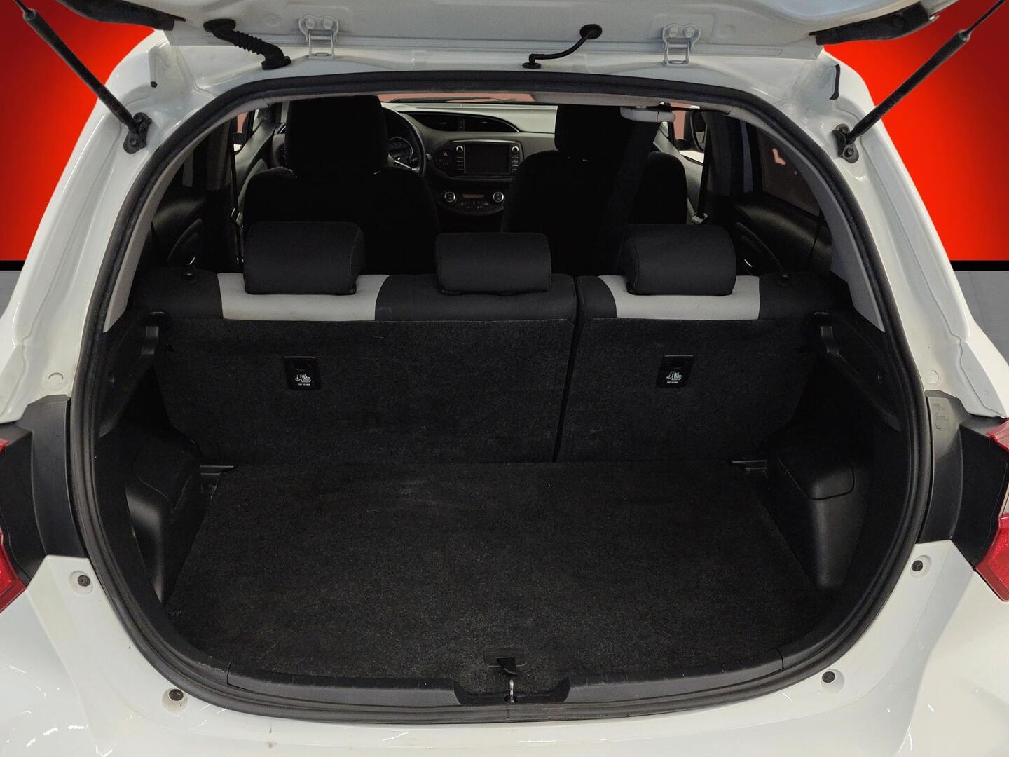 TOYOTA Yaris 2019