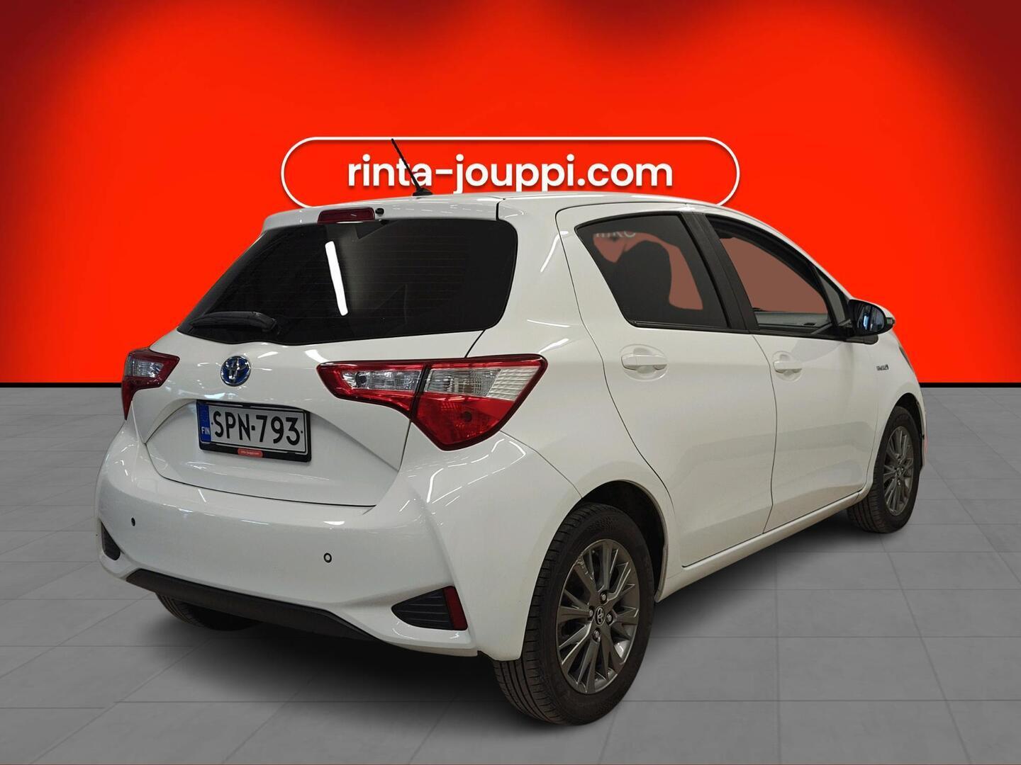 TOYOTA Yaris 2019
