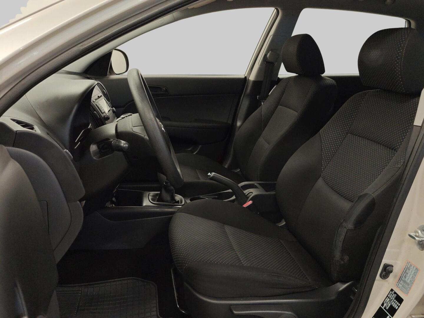 HYUNDAI i30 2010