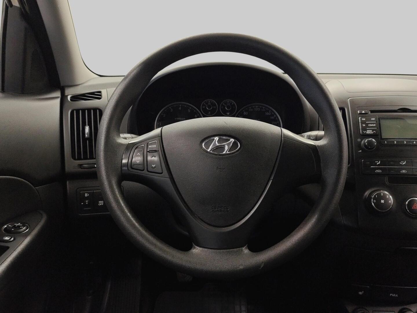 HYUNDAI i30 2010