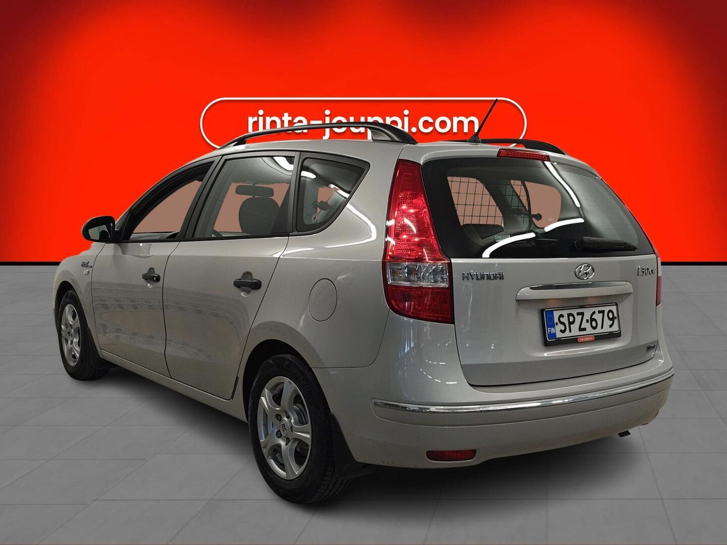 HYUNDAI i30 2010