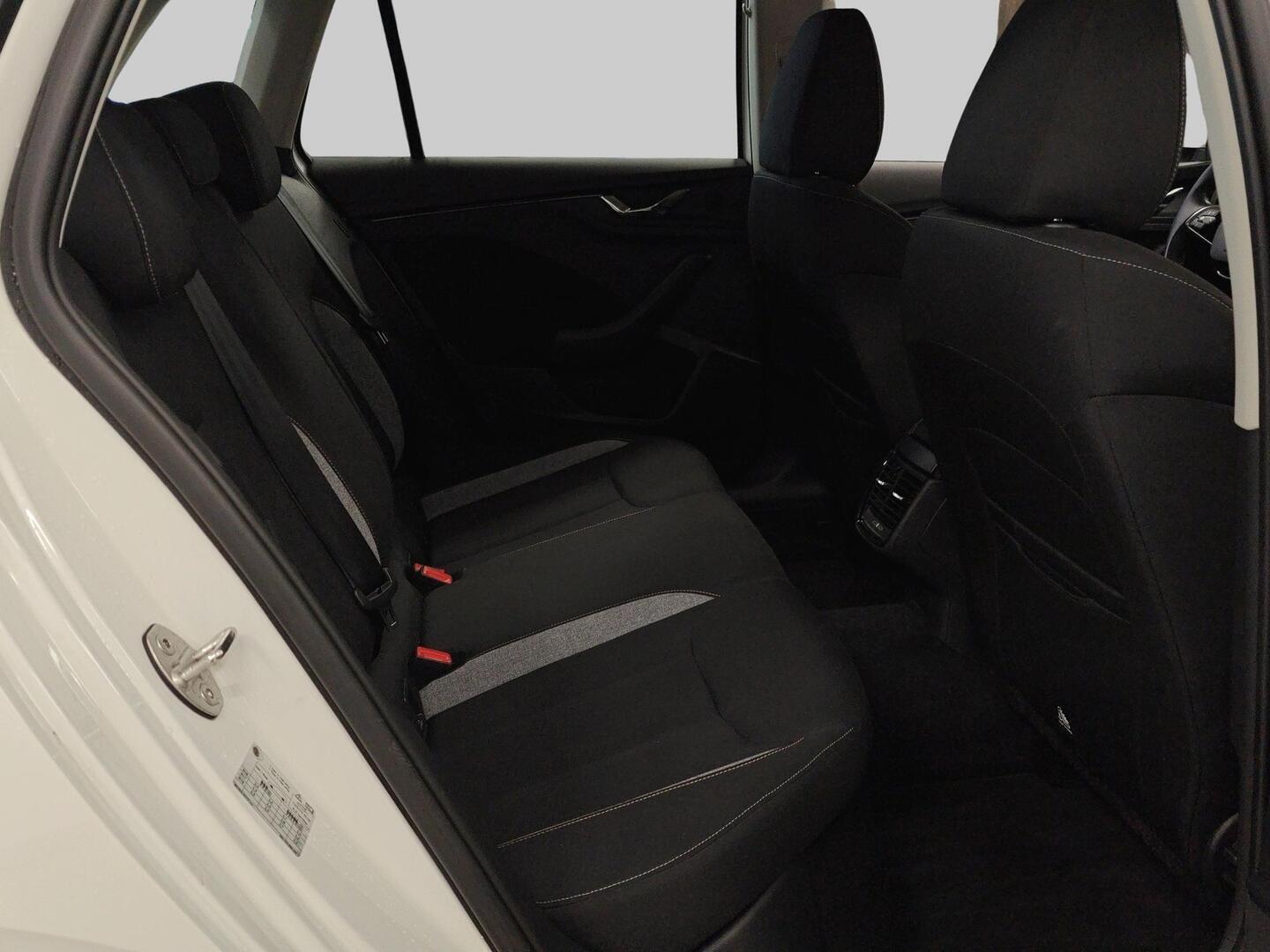 SKODA KAMIQ 2025