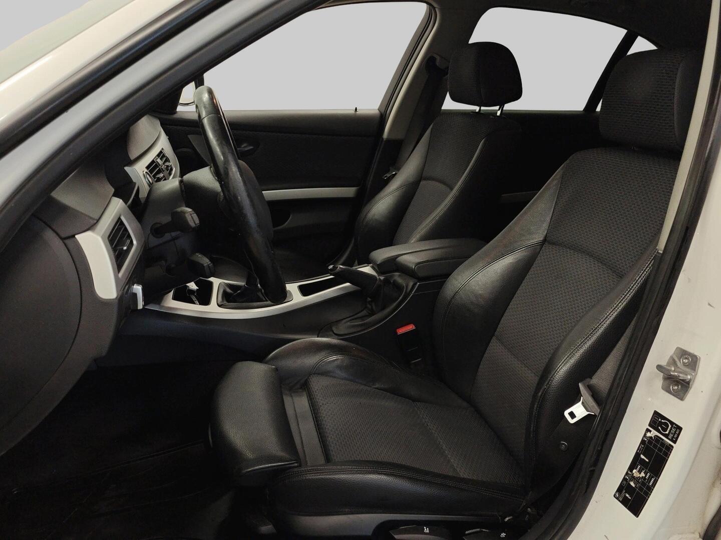 BMW 320 2010