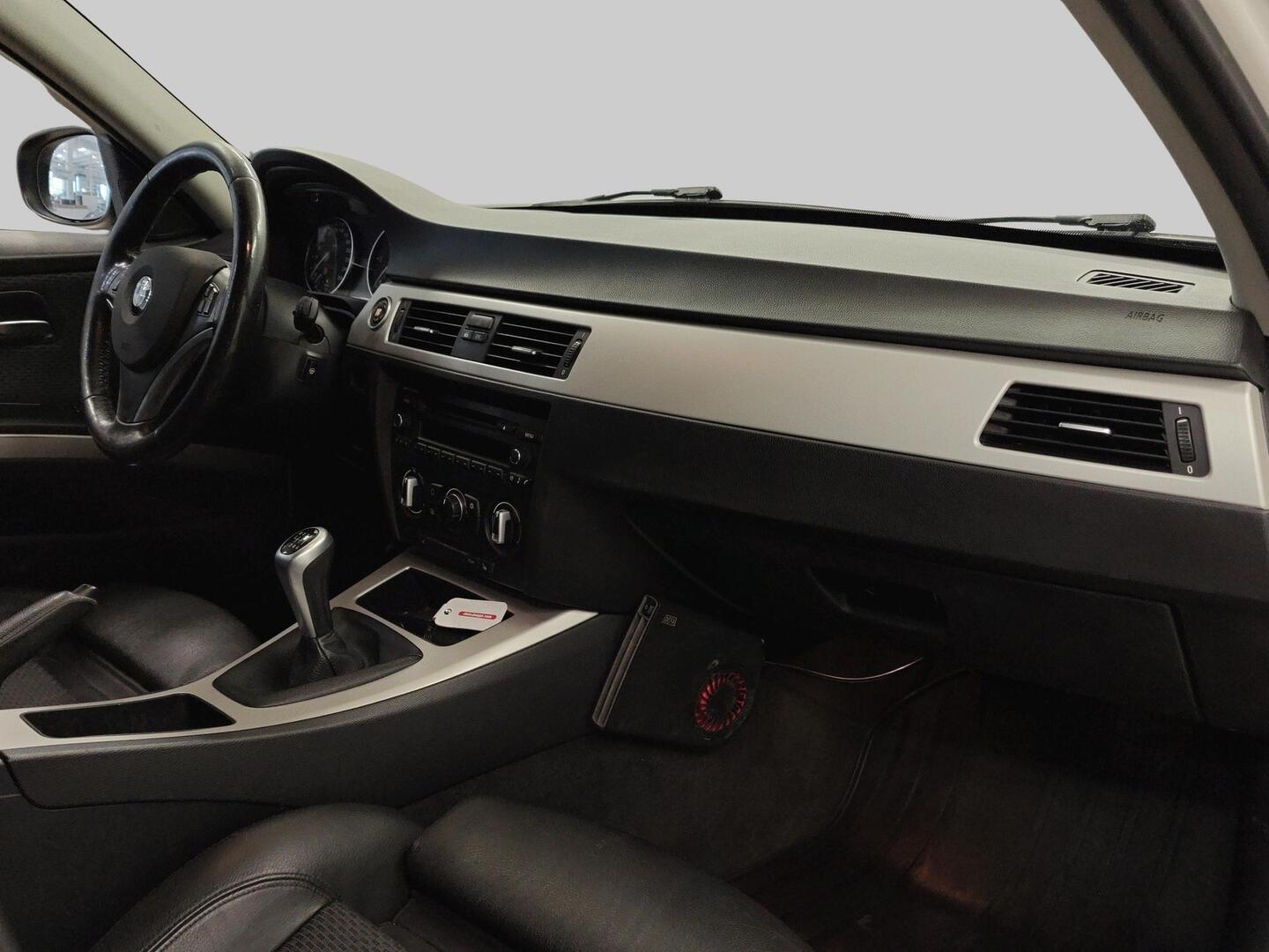 BMW 320 2010