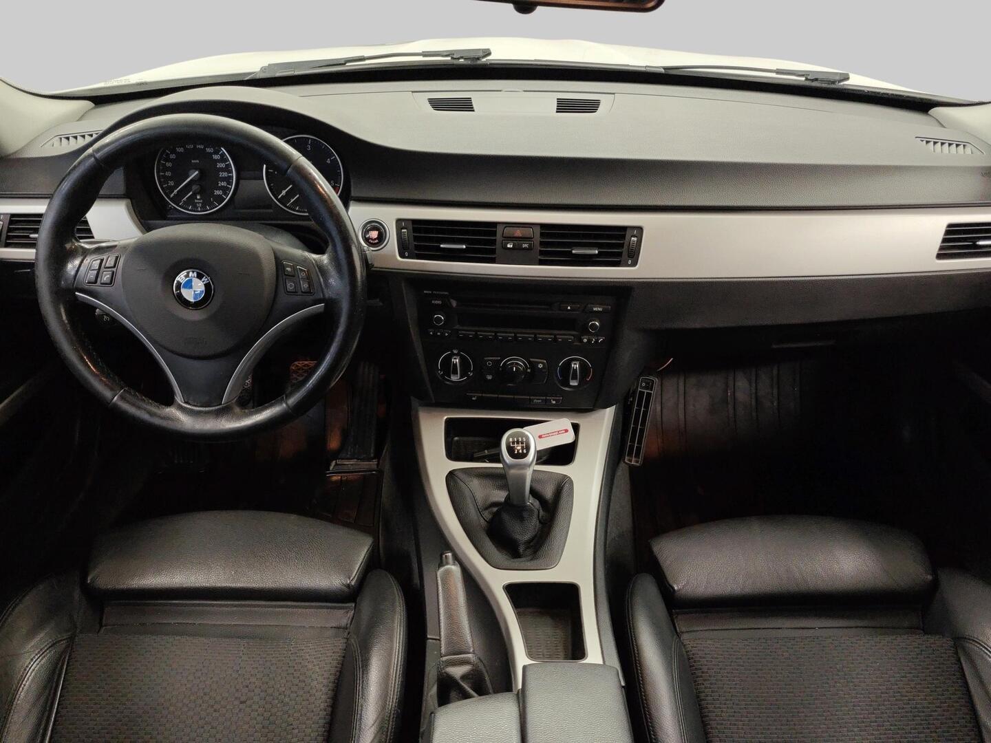 BMW 320 2010