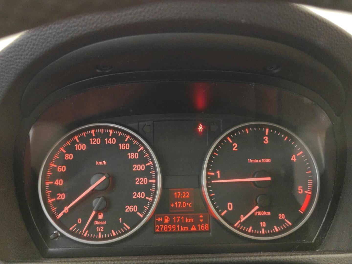 BMW 320 2010