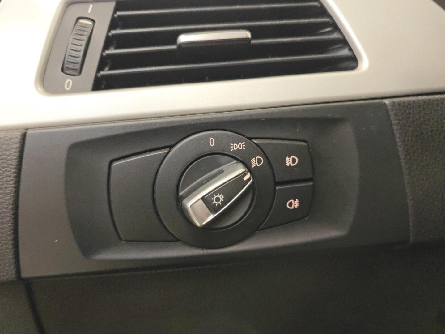 BMW 320 2010