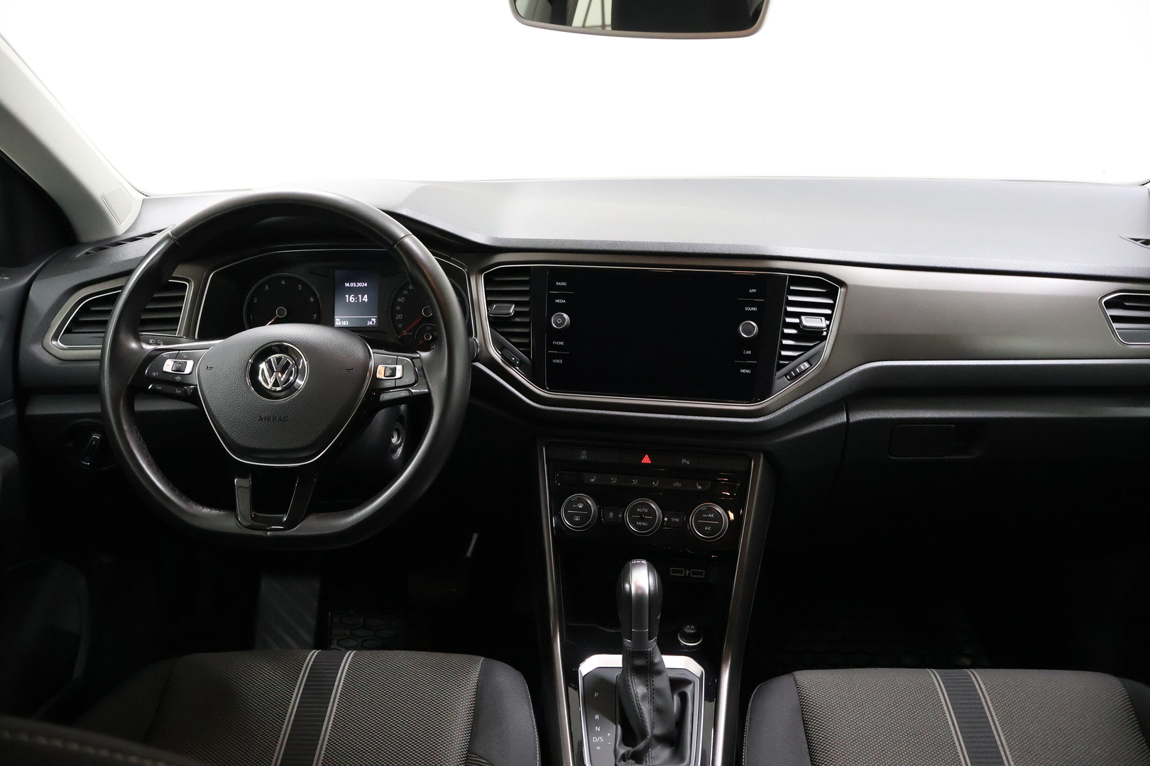VOLKSWAGEN T-Roc 2019