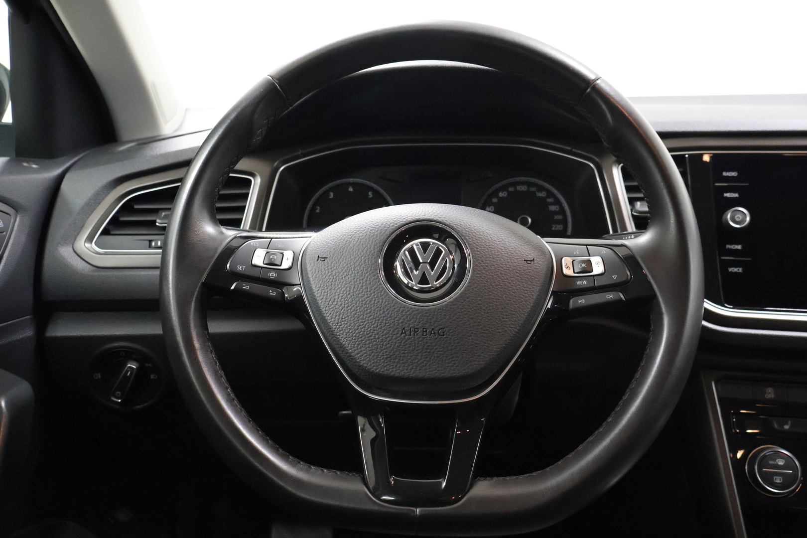 VOLKSWAGEN T-Roc 2019
