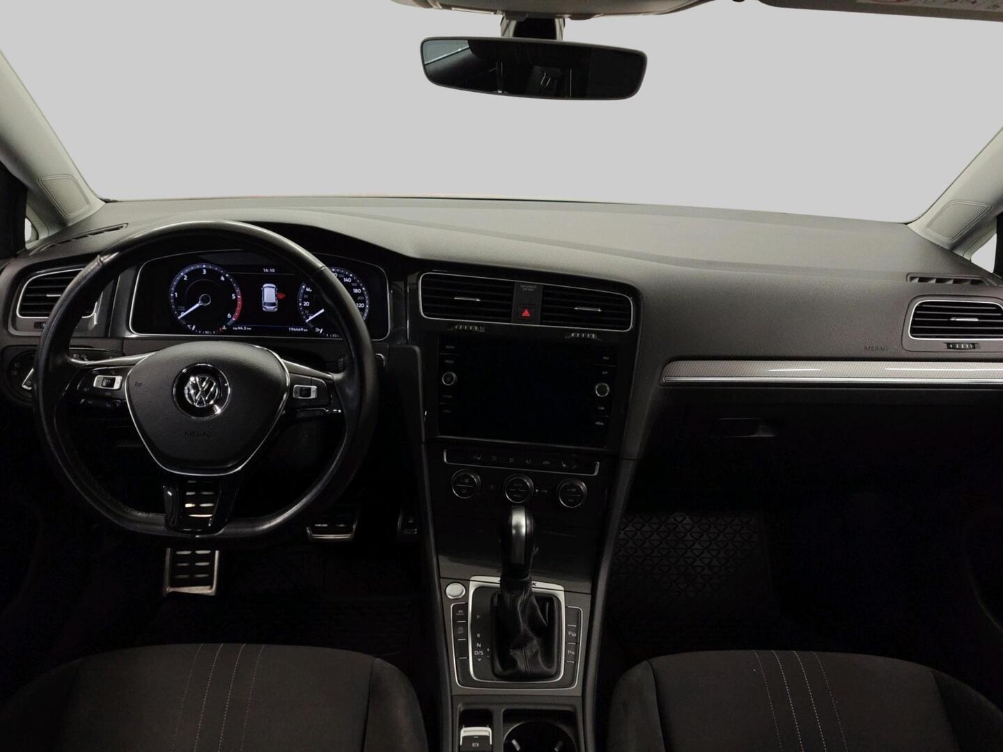 VOLKSWAGEN Golf 2020