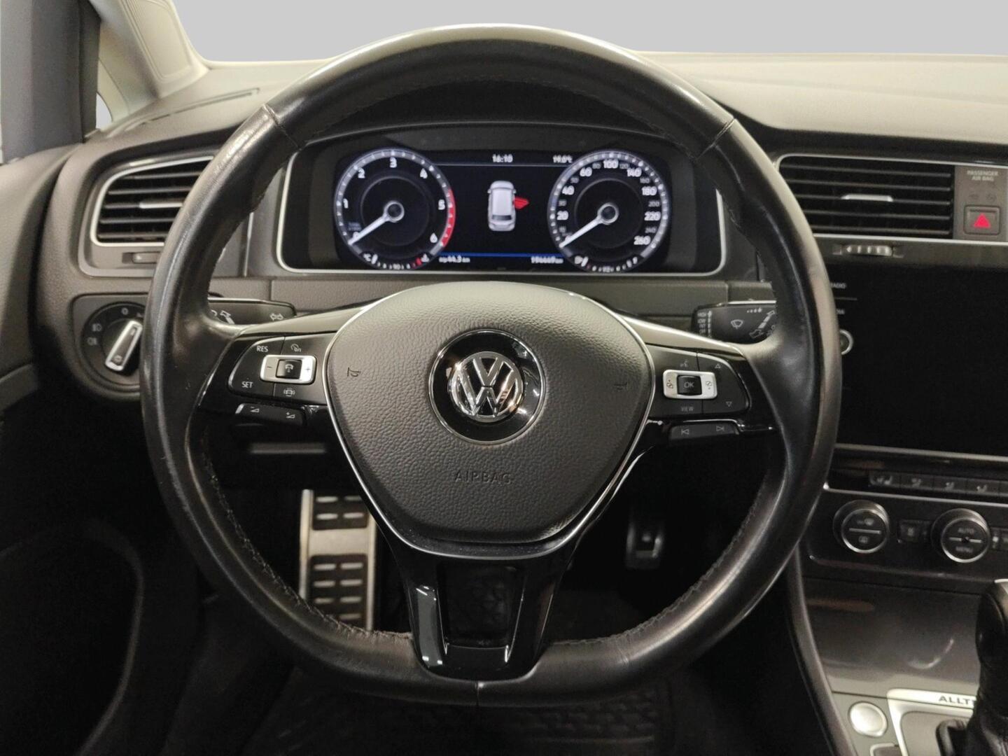 VOLKSWAGEN Golf 2020