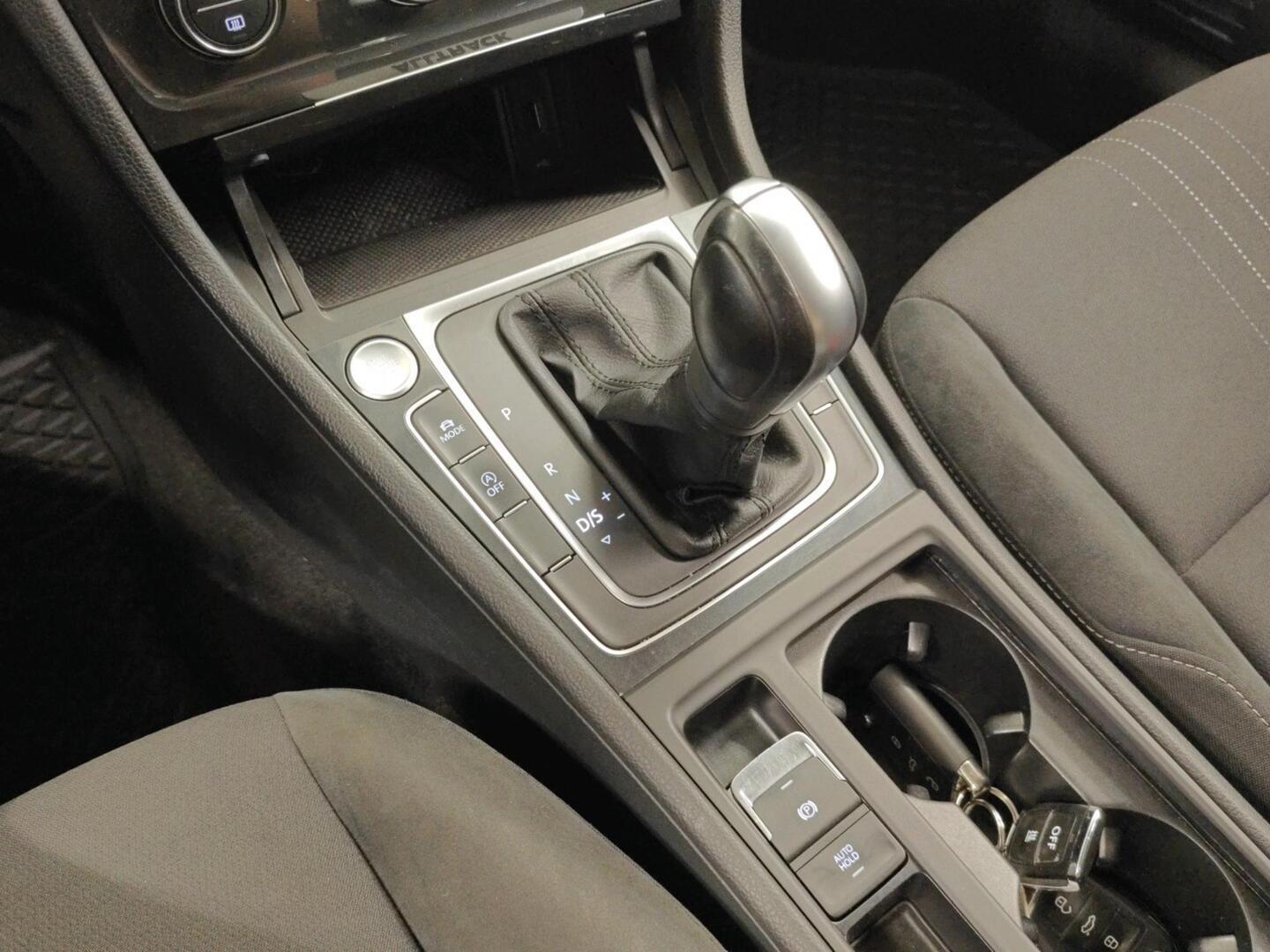 VOLKSWAGEN Golf 2020