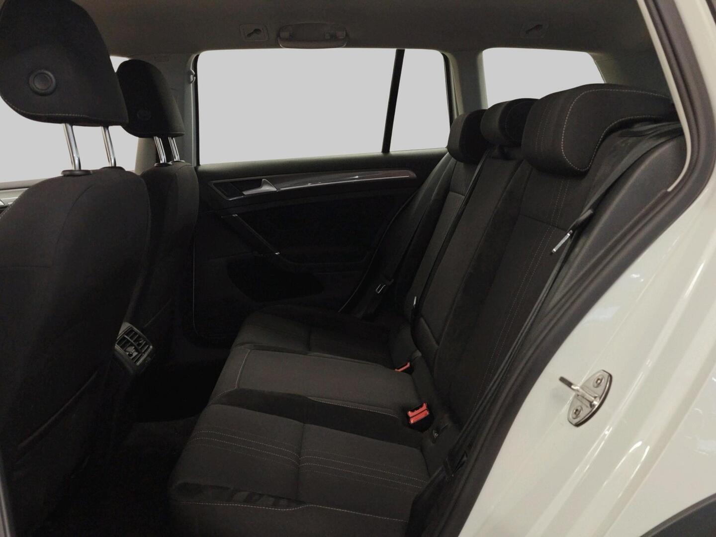 VOLKSWAGEN Golf 2020