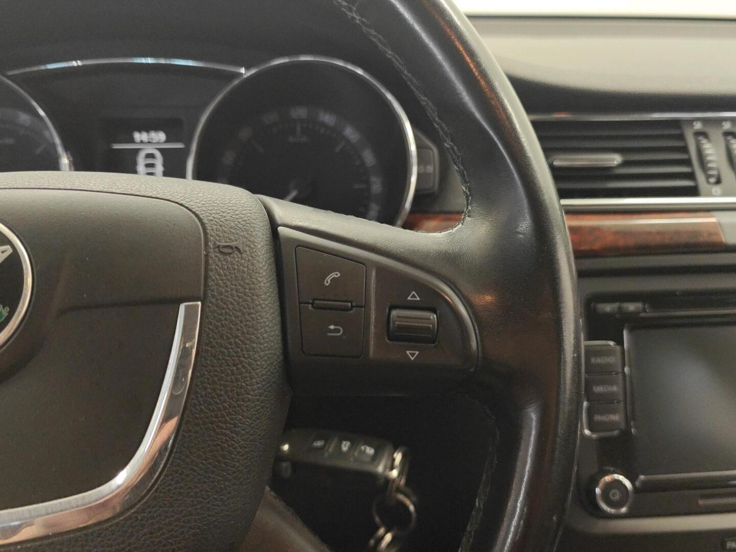 SKODA Superb 2010