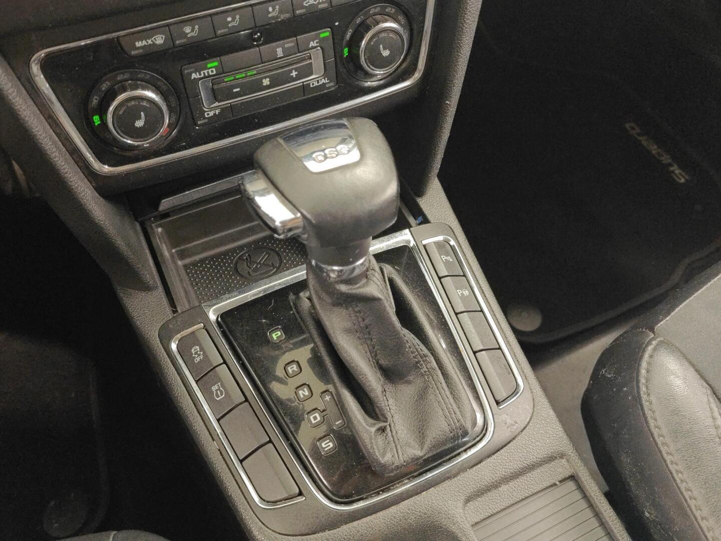 SKODA Superb 2010