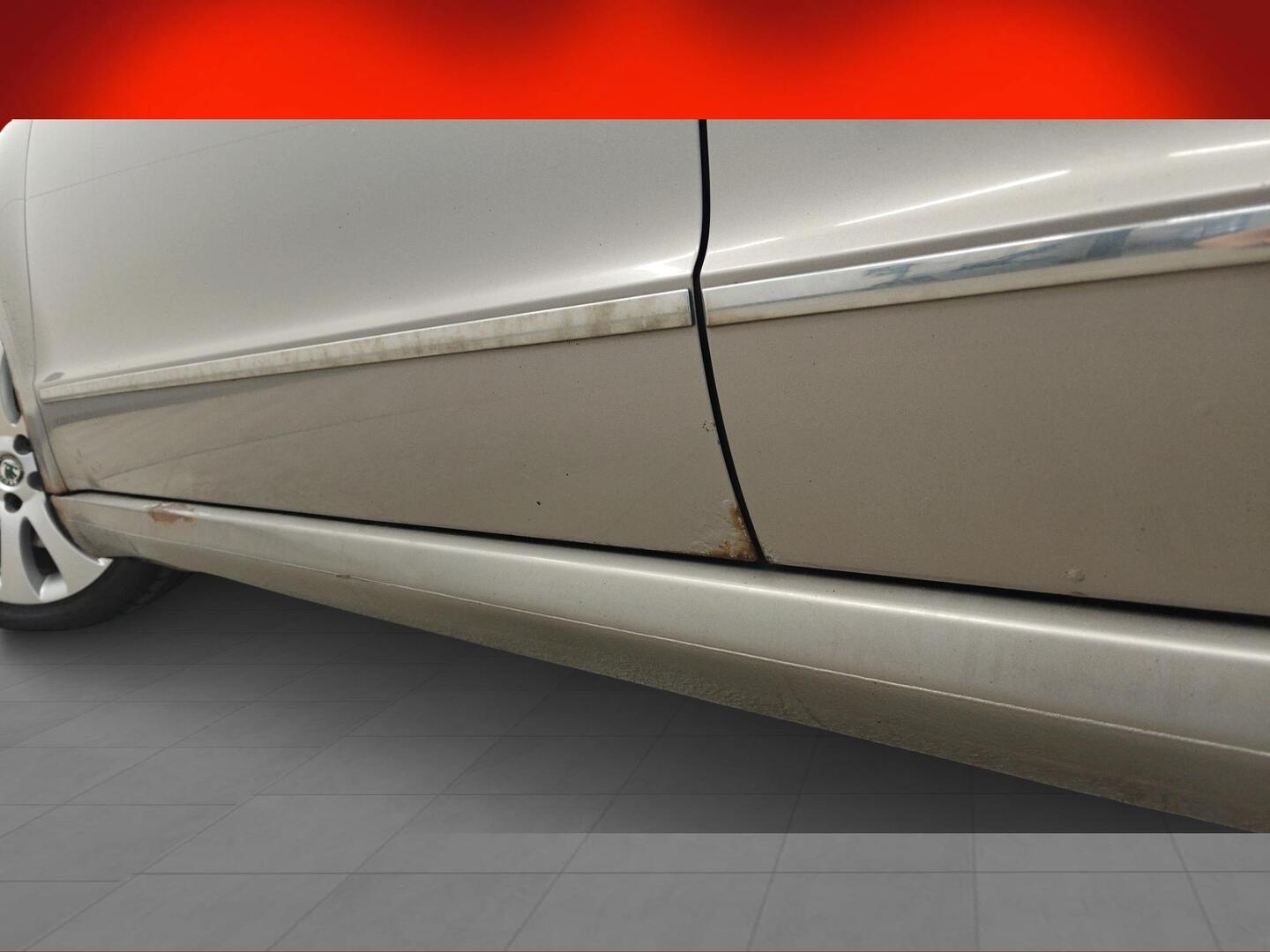 SKODA Superb 2010