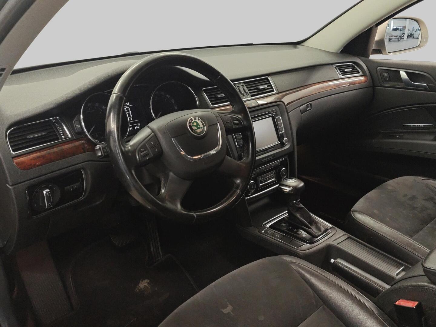 SKODA Superb 2010