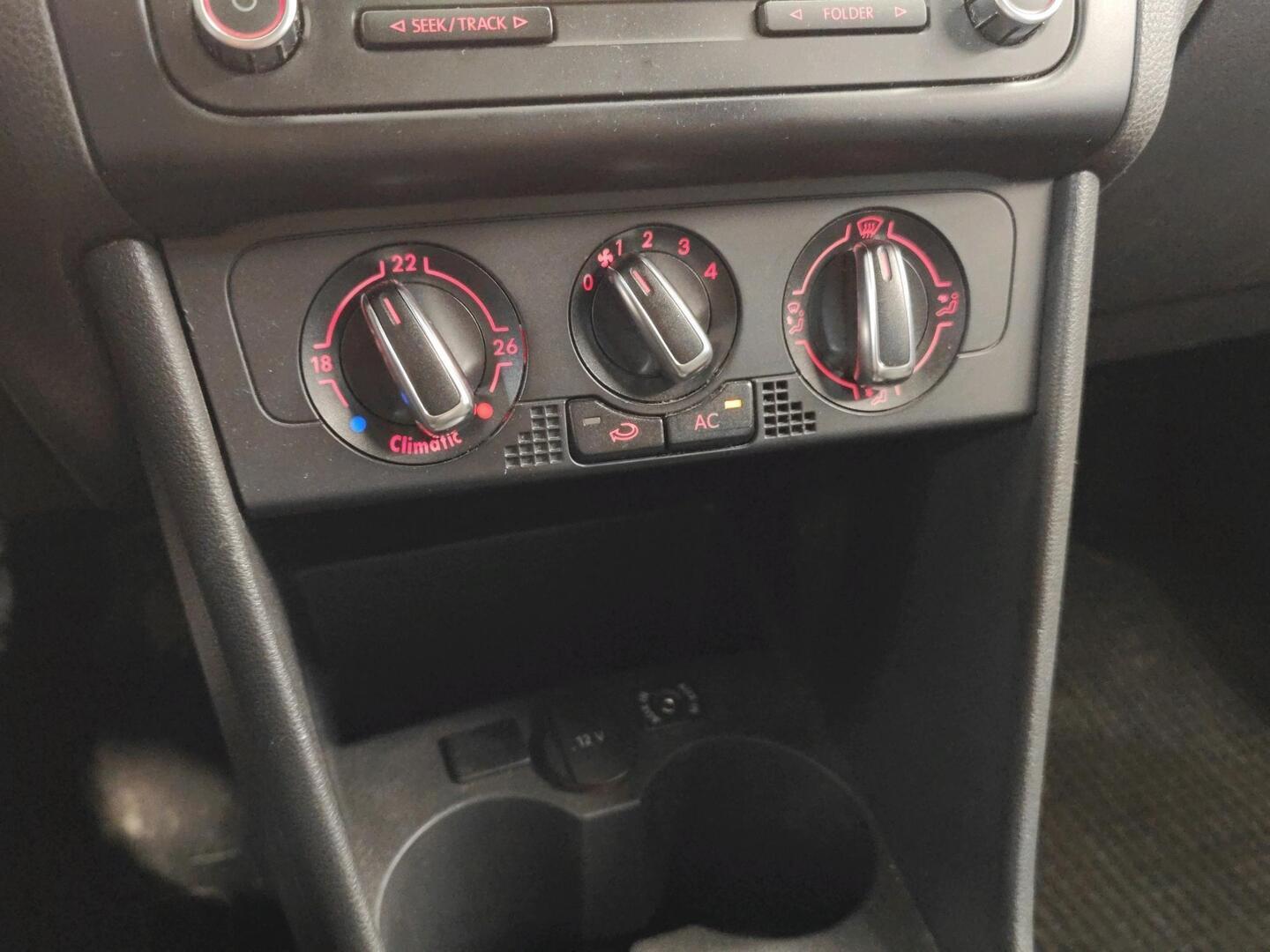 VOLKSWAGEN Polo 2010
