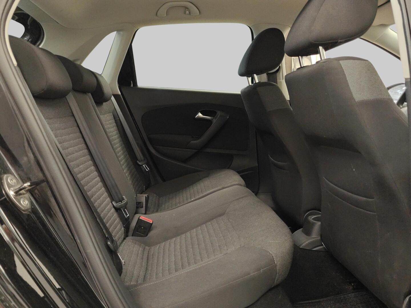 VOLKSWAGEN Polo 2010