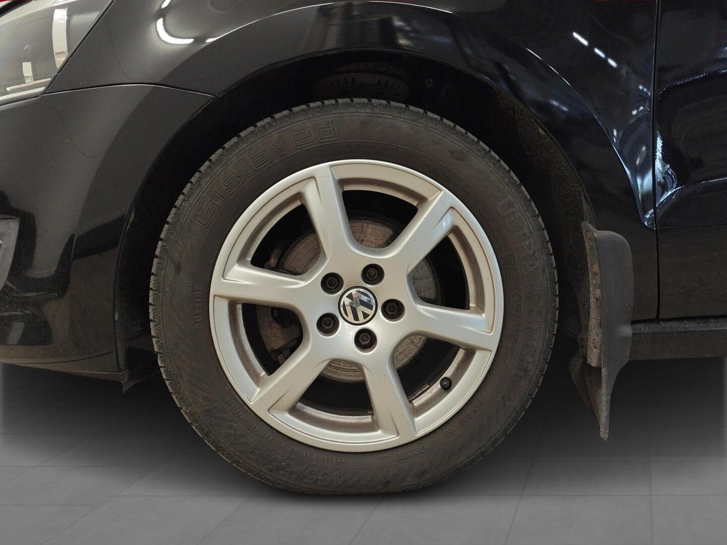 VOLKSWAGEN Polo 2010