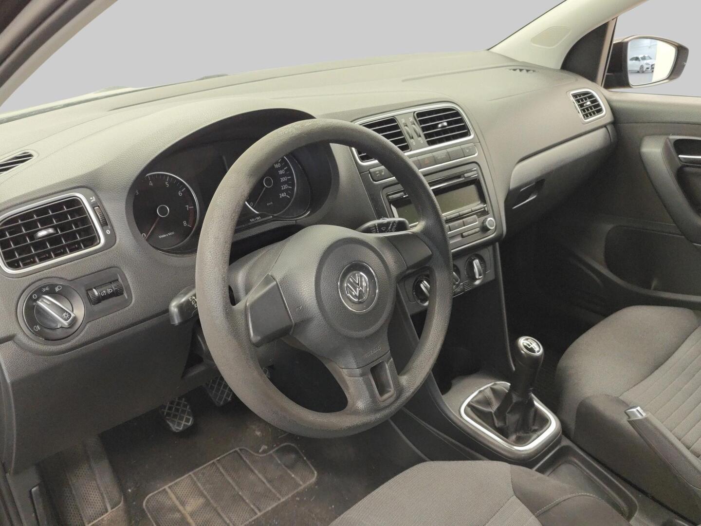 VOLKSWAGEN Polo 2010
