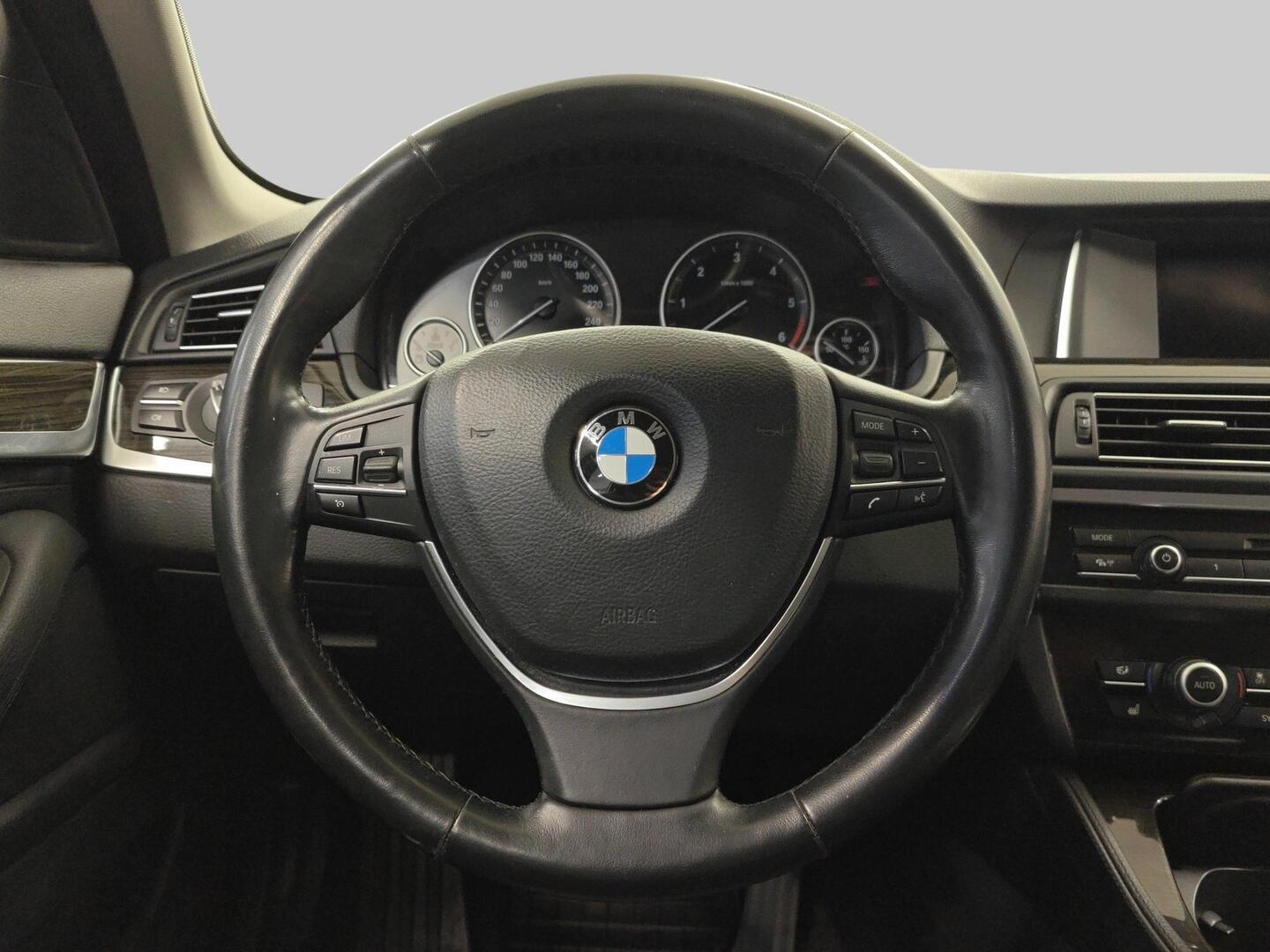BMW 520 2015