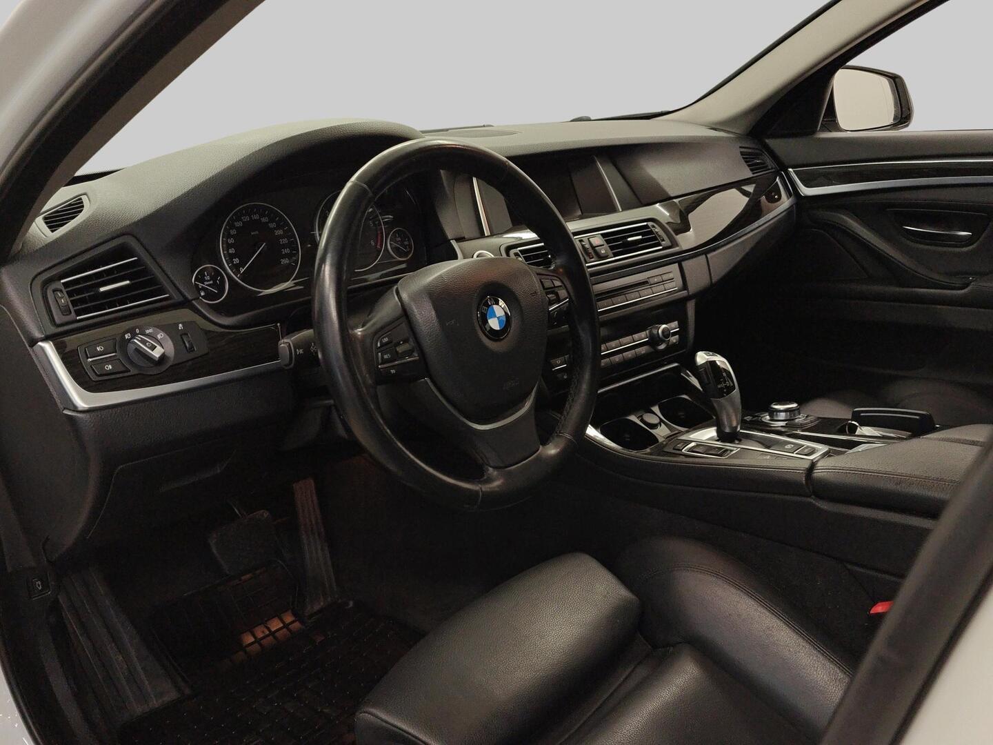 BMW 520 2015