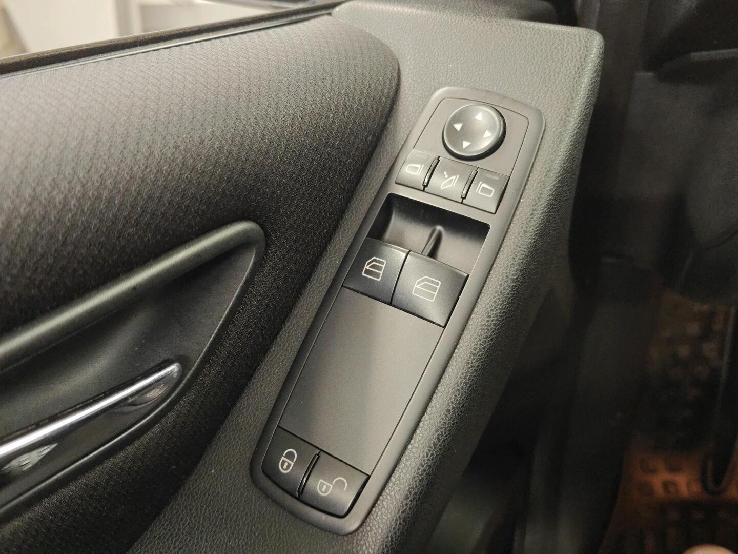 MERCEDES-BENZ A 2007