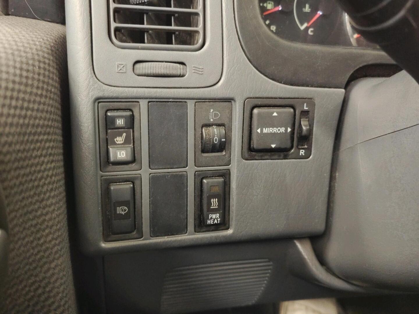 TOYOTA Hiace 2010
