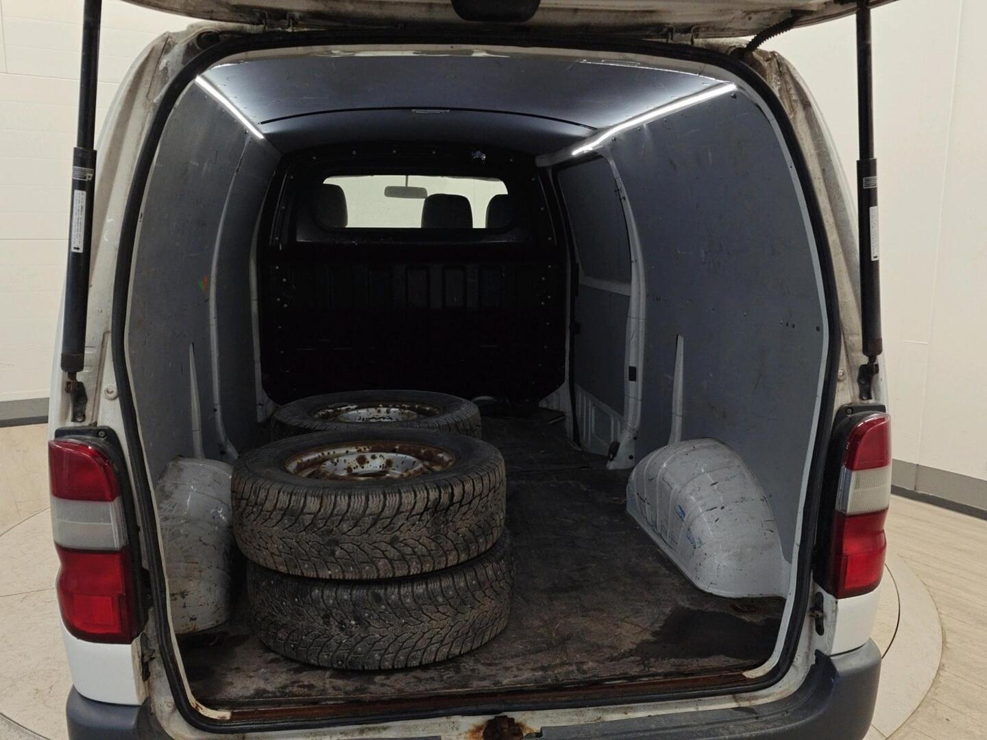 TOYOTA Hiace 2010