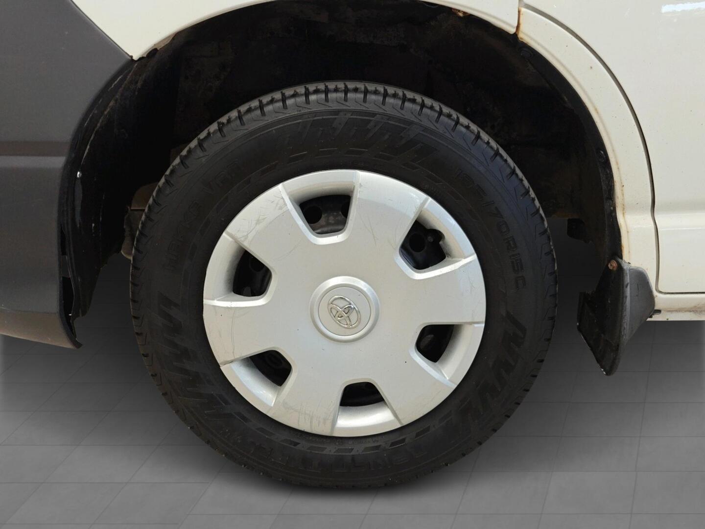 TOYOTA Hiace 2010