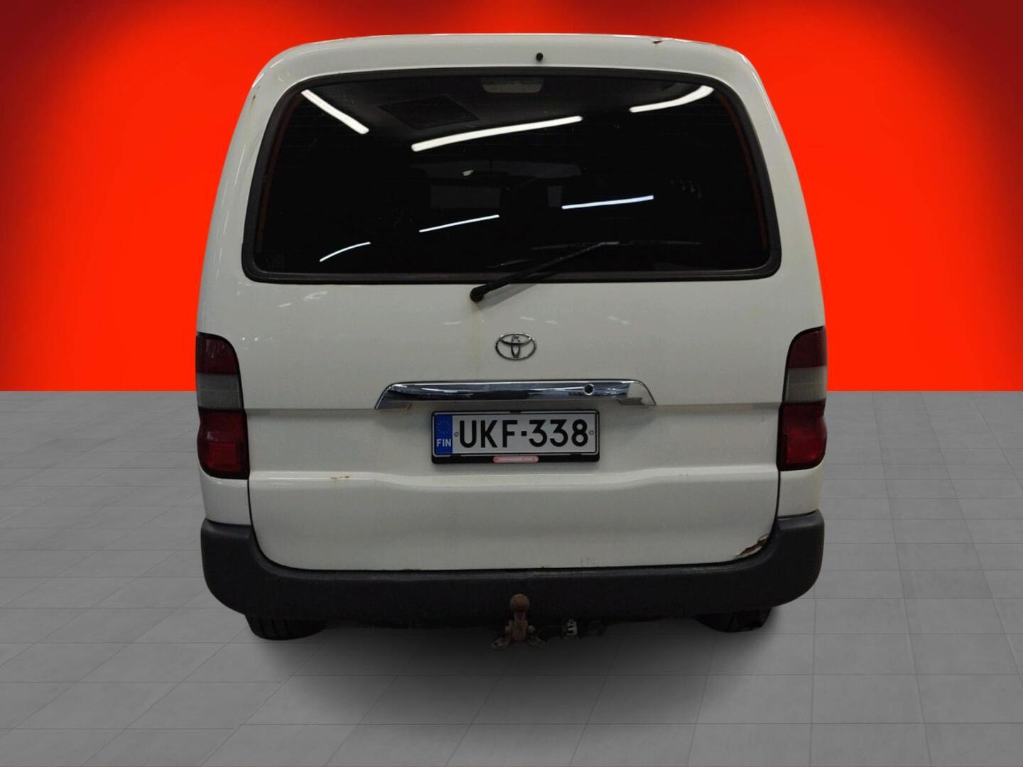 TOYOTA Hiace 2010