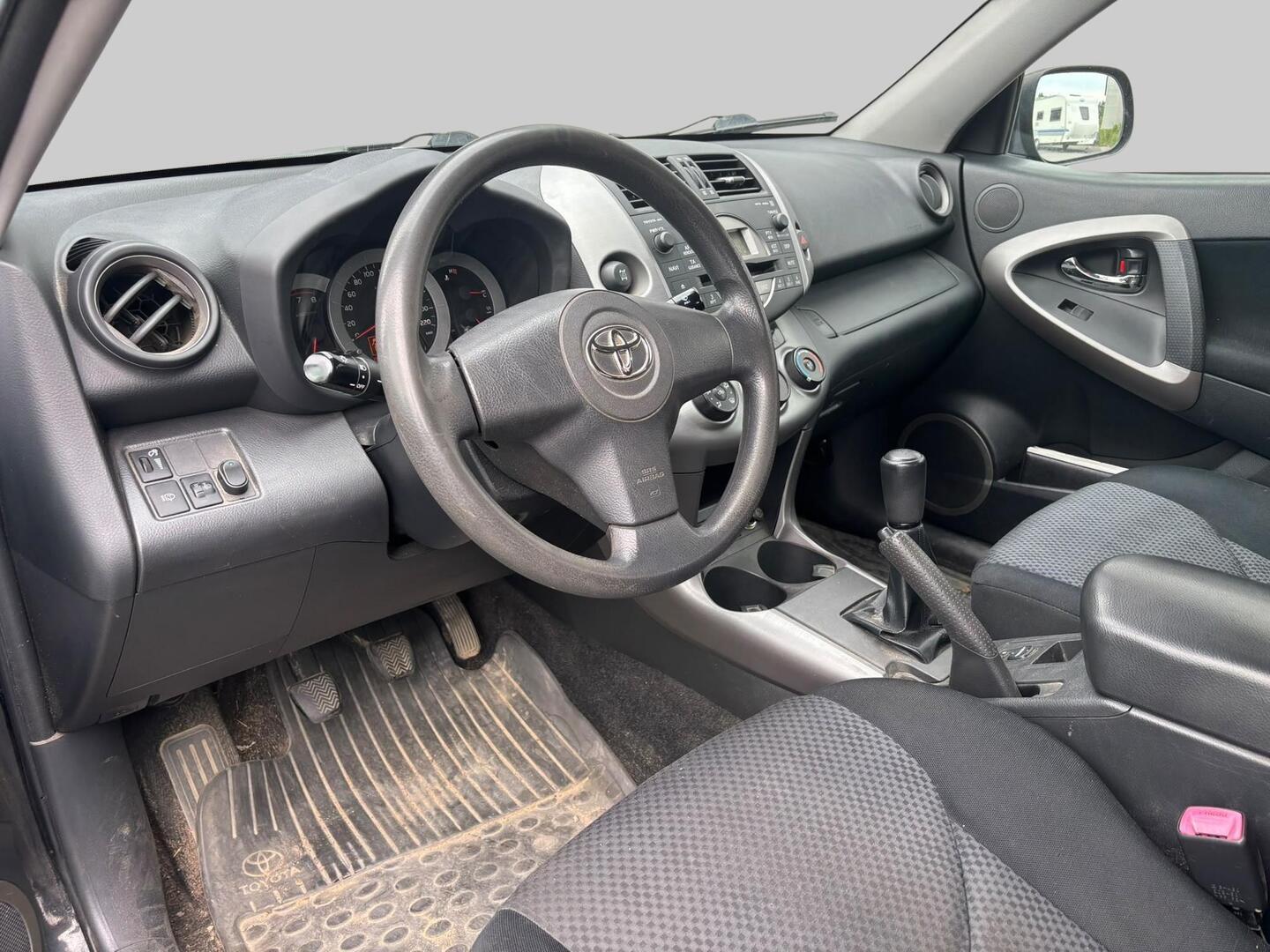 TOYOTA RAV4 2006