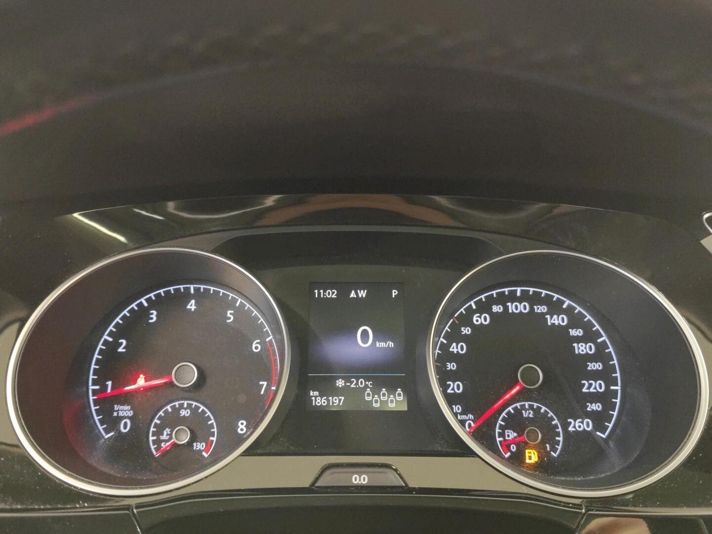 VOLKSWAGEN Touran 2017