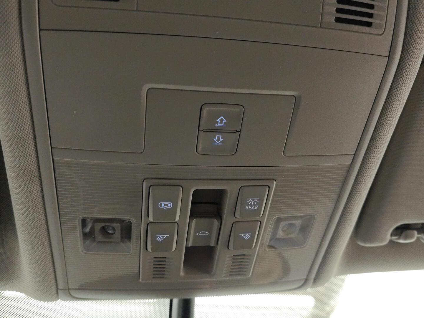 VOLKSWAGEN Touran 2017