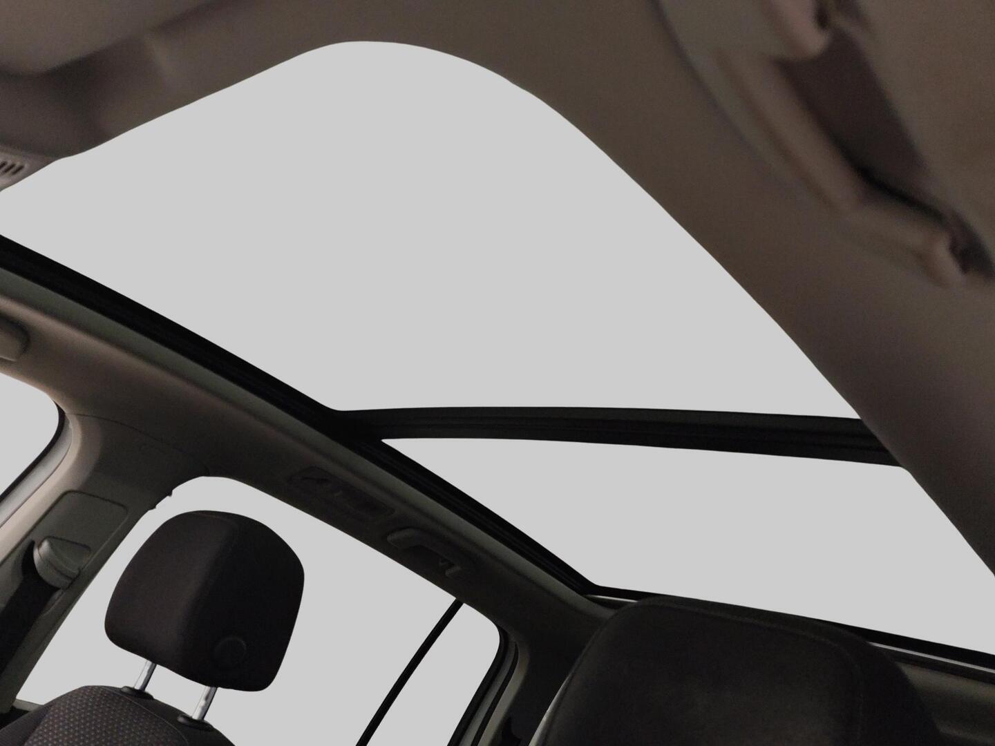 VOLKSWAGEN Touran 2017