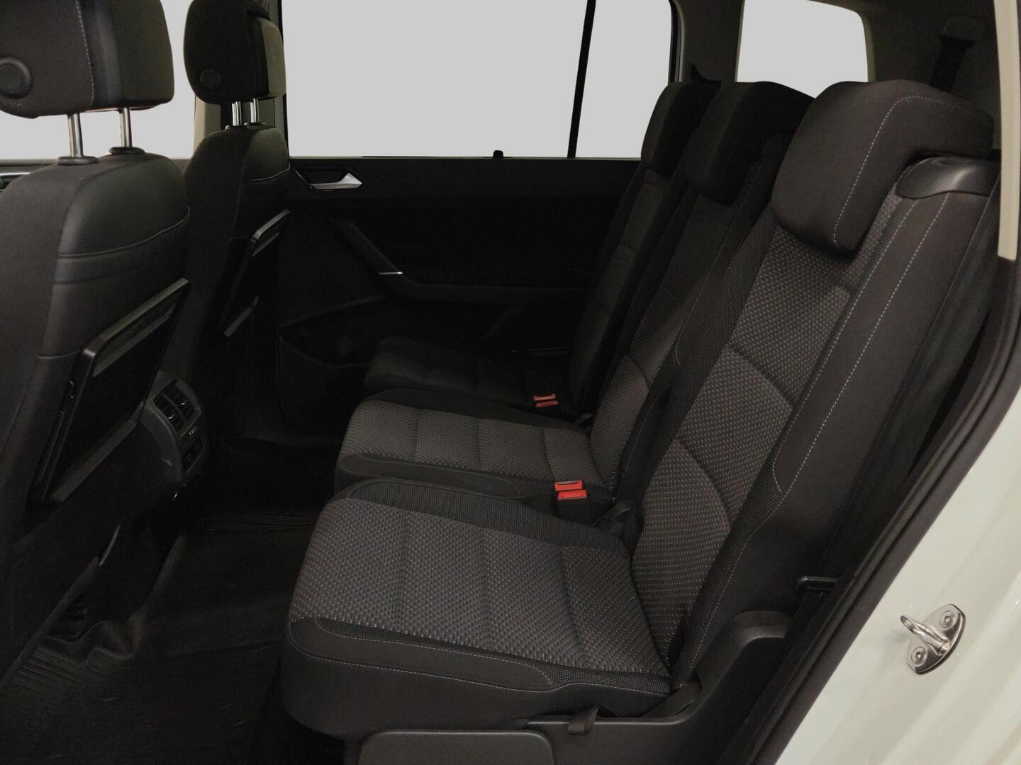 VOLKSWAGEN Touran 2017