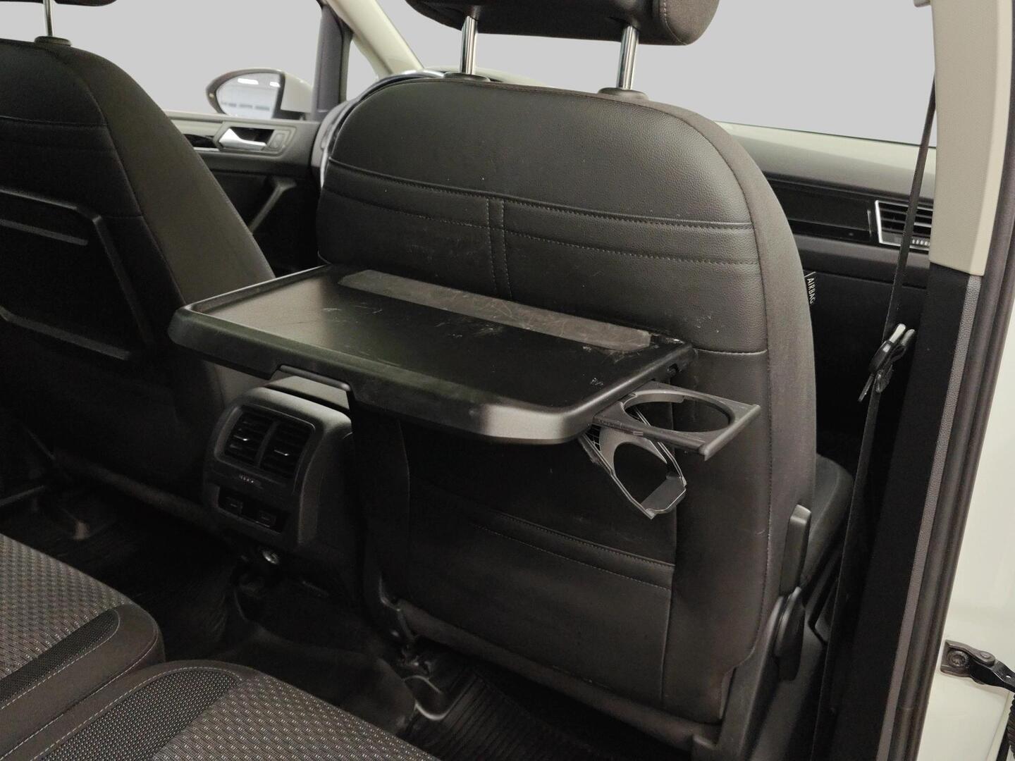 VOLKSWAGEN Touran 2017